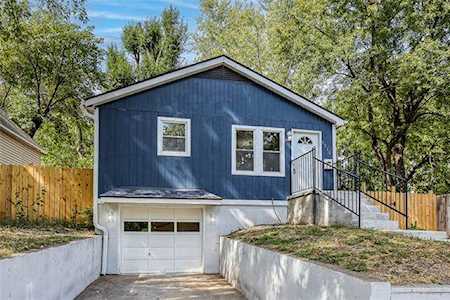1310 S Hocker Ave Independence, MO 64055