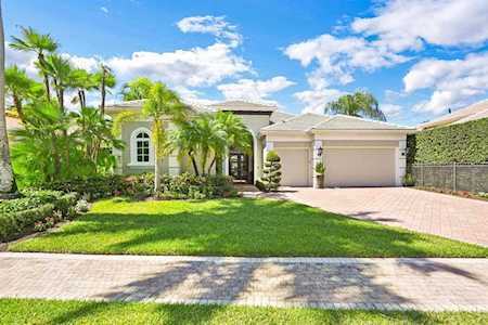 131 Vintageisle Lane Palm Beach Gardens, FL 33418