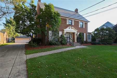 21880 Lake Rd Rocky River, OH 44116