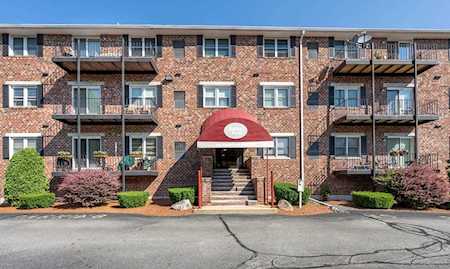 14 Dallas Dr #110 Dracut, MA 01826