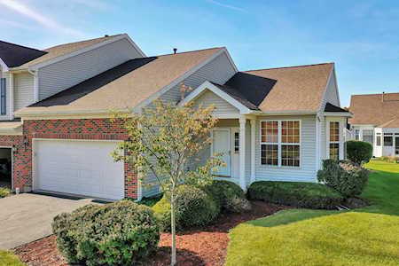 819 Duvall Dr Woodstock, IL 60098