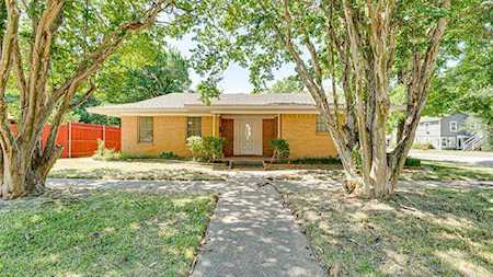 409 W Crockett Street Ennis, TX 75119