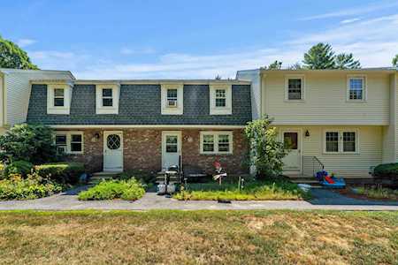 20 Olde Country Village Rd Londonderry, NH 03053