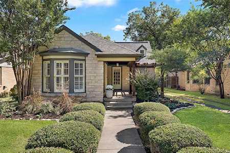 1034 N Clinton Avenue Dallas, TX 75208
