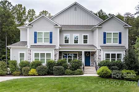 135 Holton Ln Mooresville, NC 28117