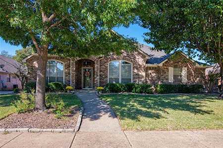 8413 Brandonwood Drive North Richland Hills, TX 76182