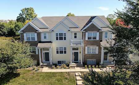 603 Lincoln Station Dr #603 Oswego, IL 60543