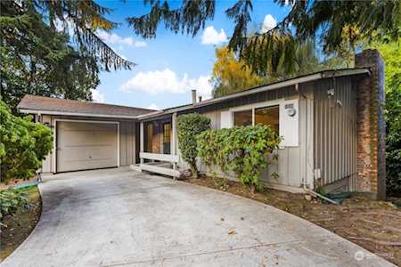 1038 151st Ave SE Bellevue, WA 98007