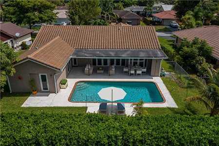 2000 NW 111th Ter Coral Springs, FL 33071