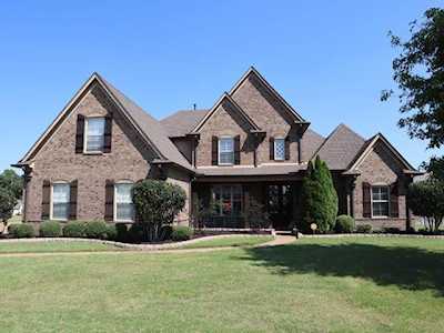 1308 Mountain Side Dr Collierville, TN 38017