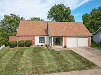 2086 Winterhaven Ct Chesterfield, MO 63017