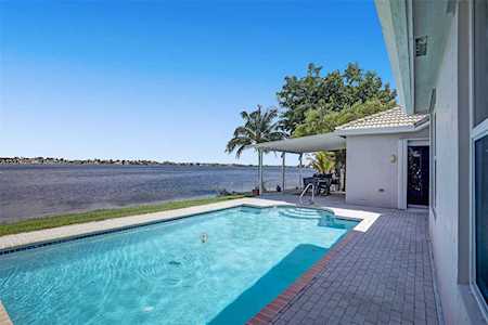 18335 NW 12th St Pembroke Pines, FL 33029