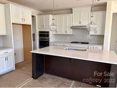 10225 Paper Birch Dr Charlotte, NC 28215