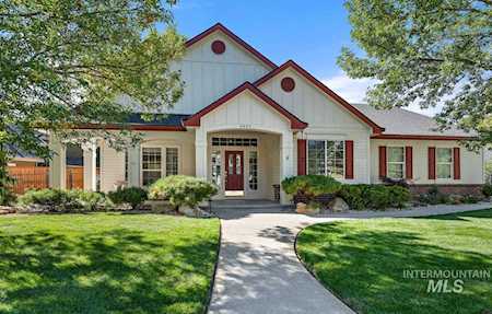 1461 N Crosswater Eagle, ID 83616