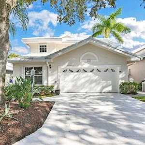 227 W Canterbury Drive Palm Beach Gardens, FL 33418