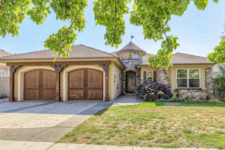 3790 Windgate St Medford, OR 97504