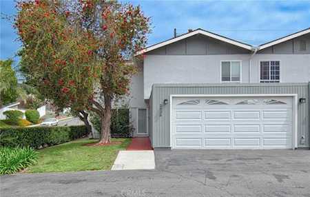 2426 Lesparre Way Costa Mesa, CA 92627