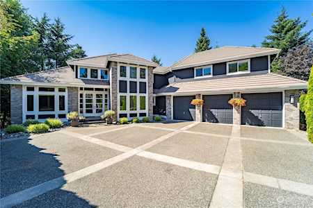 6049 167th Ave SE Bellevue, WA 98006