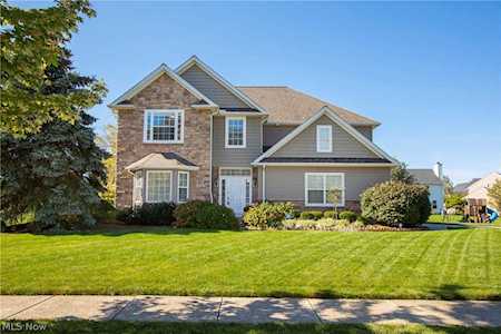 454 Cedarwood Rd Avon Lake, OH 44012