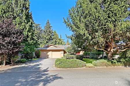 15514 SE 44th Place Bellevue, WA 98006