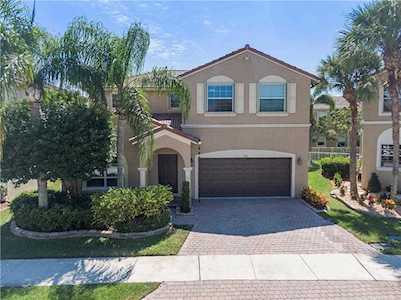 820 NW 126th Dr Coral Springs, FL 33071