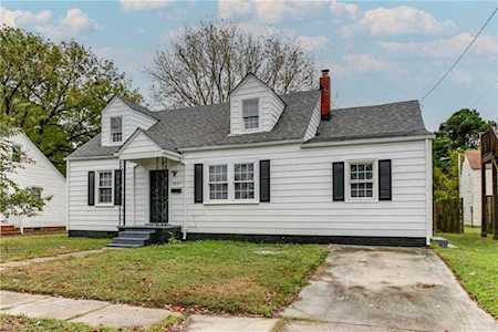3621 S Warwick Circle Norfolk, VA 23513