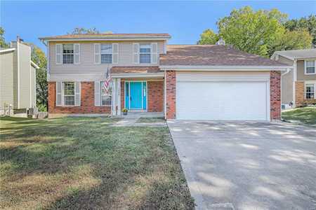 1122 Crooked Creek Dr St Charles, MO 63304