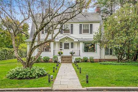 16 Magnolia Drive Great Neck, NY 11021