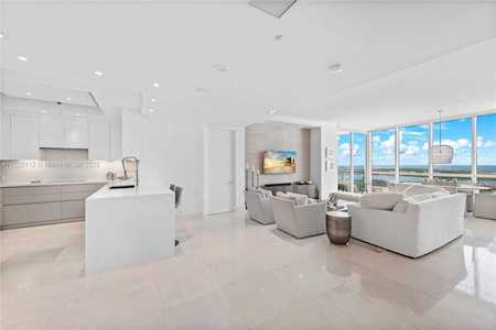 100 S Pointe Dr #3302 Miami Beach, FL 33139