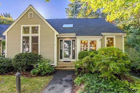 28 Brewster Ln #28 Acton, MA 01720