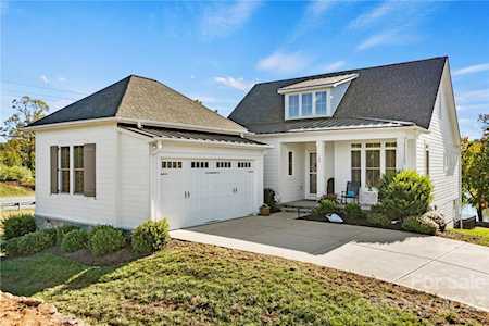 140 Sisters Cove Ct Mooresville, NC 28117