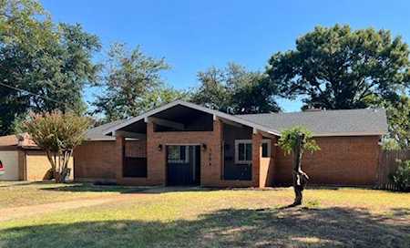 5004 Emerald Lake Drive Fort Worth, TX 76103