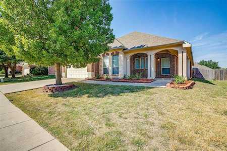 18 Lucas Lane Edgecliff Village, TX 76134