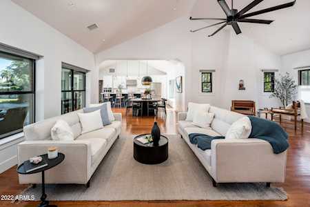 38 W Medlock Drive Phoenix, AZ 85013