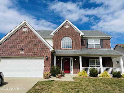 10815 Symington Cir Louisville, KY 40241