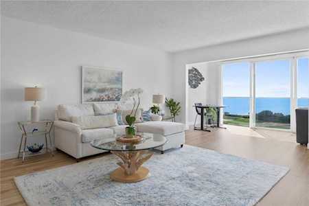 3200 La Rotonda Dr #202 Rancho Palos Verdes, CA 90275