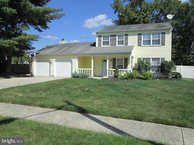 6 Hampton Ct Blackwood, NJ 08012