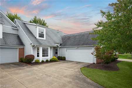 2631 Piedmont Ct Westlake, OH 44145