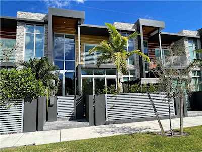 805 NE 6th St Fort Lauderdale, FL 33304