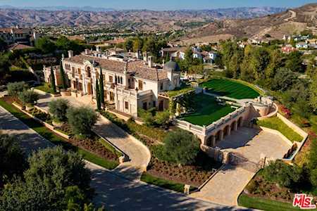 Luxury Homes in Calabasas for Sale
