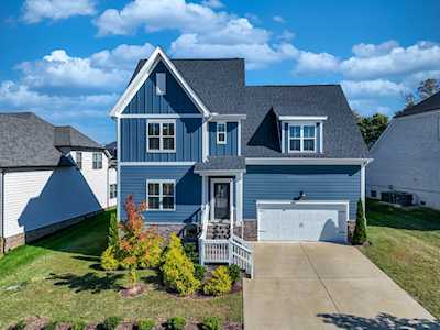 2704 Cloister Ln Thompsons Station, TN 37179