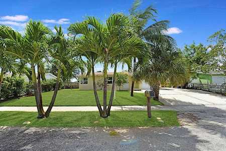 2044 SW 12th Court Delray Beach, FL 33445
