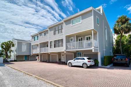 12274 1st St W #7 Treasure Island, FL 33706
