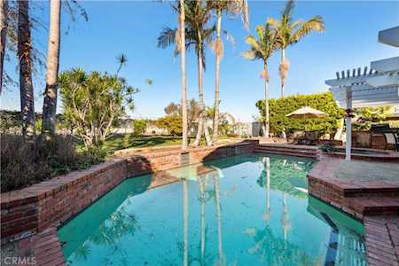 2733 Sandpiper Dr Costa Mesa, CA 92626