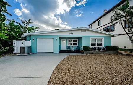 17717 Long Point Dr Redington Shores, FL 33708