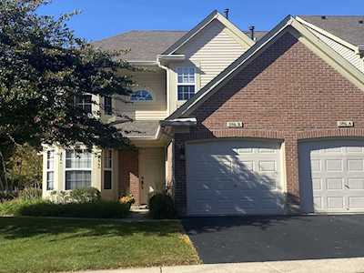 586 Portsmith Ct #B Crystal Lake, IL 60014