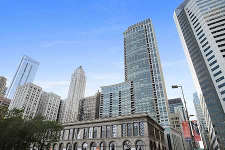 130 N Garland Ct #55B Chicago, IL 60602