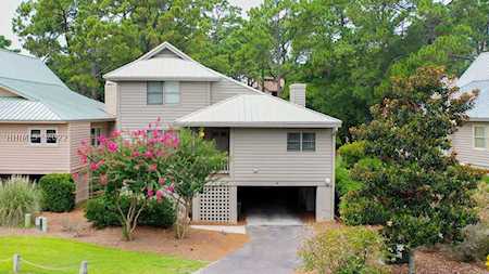 5 Beachside Dr Hilton Head Island, SC 29928