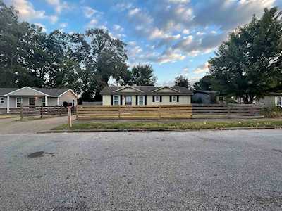 2938 Lake Park Rd Memphis, TN 38127