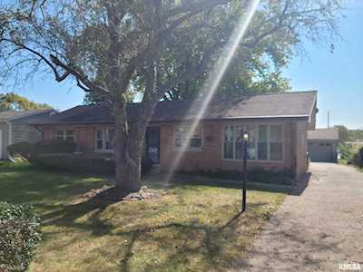 109 Mary Place East Peoria, IL 61611